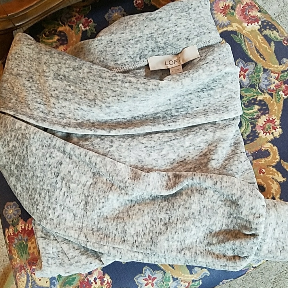 LOFT NWOT sweater grey sz small